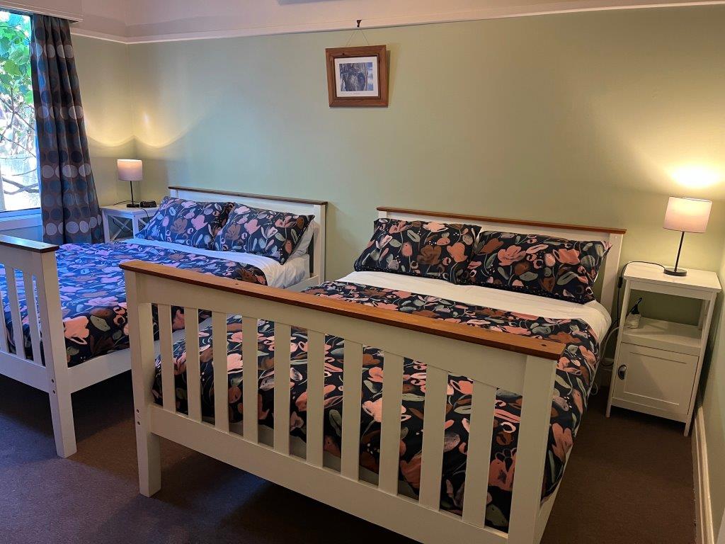48delany-bedroom1-queen-bed